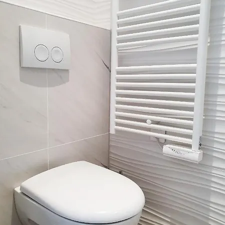 Homestay Exigehome - D'hote Avec Jacuzzi Et Jardin Paysage, Partage Orgeval (Yvelines)